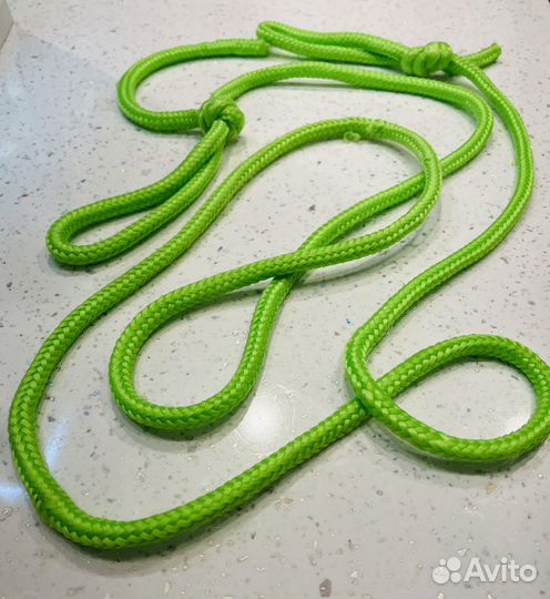 Гимнастическая скакалка