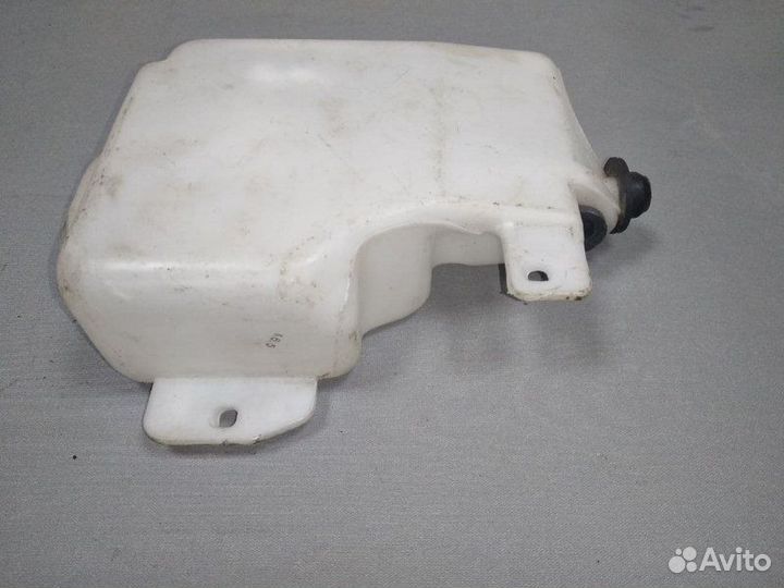Бачок омывателя заднего стекла задний Mitsubishi