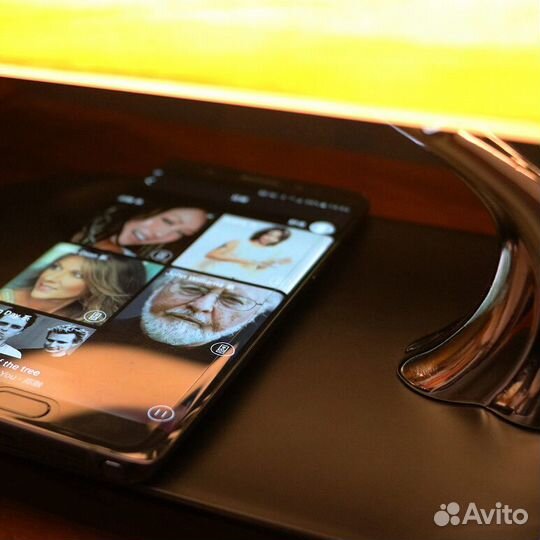 Стильная лампа+зарядное устройство+колонка