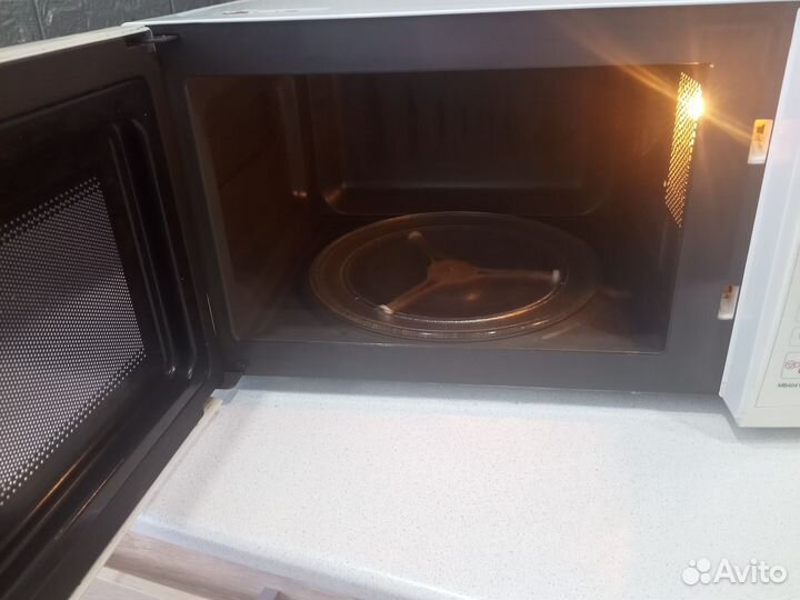 Микроволновая печь lg