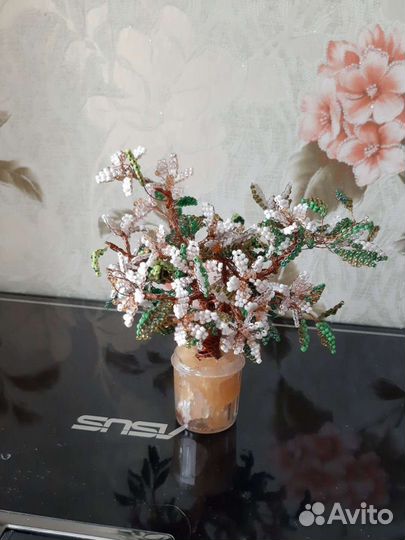 Поделка из бисера Сакура