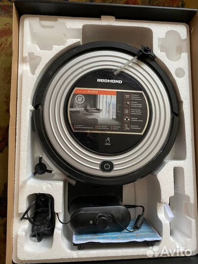 Робот пылесос Redmond RV R310