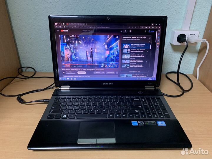 Игровой ноутбук Samsung NP-RC530