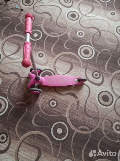 Детский трехколесный самокат
