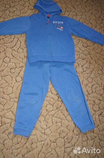 Спортивный костюм