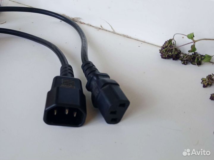 Кабель для компьютера