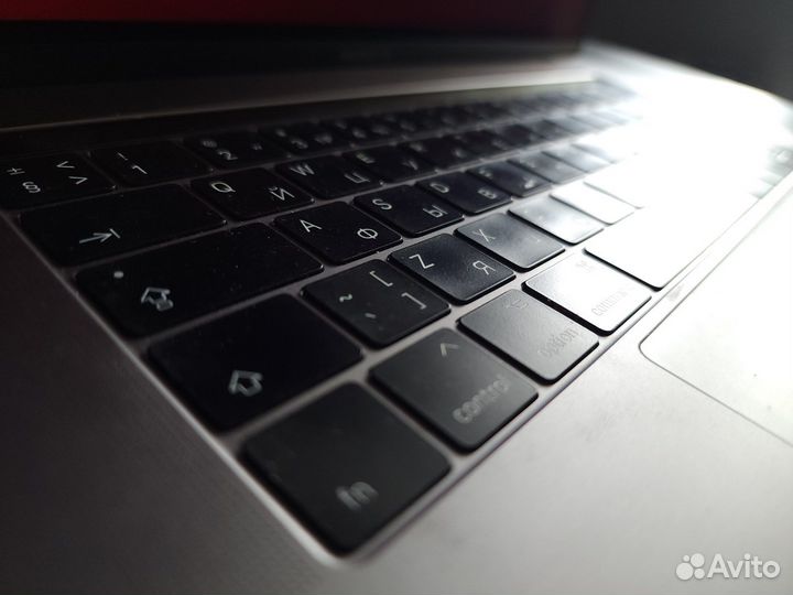 Macbook pro 15 touch bar