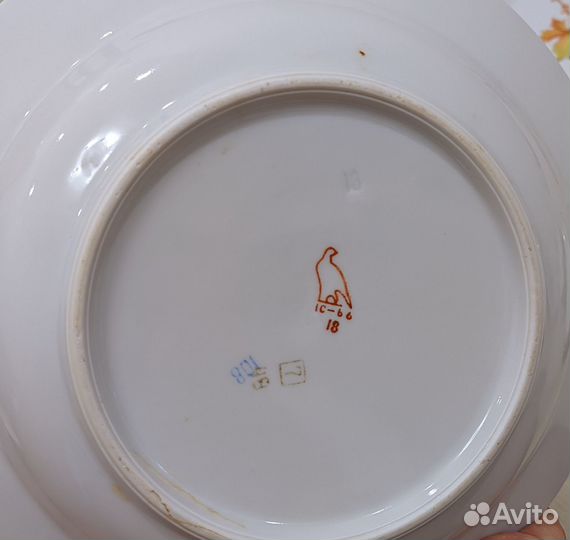 Набор столовых тарелок 