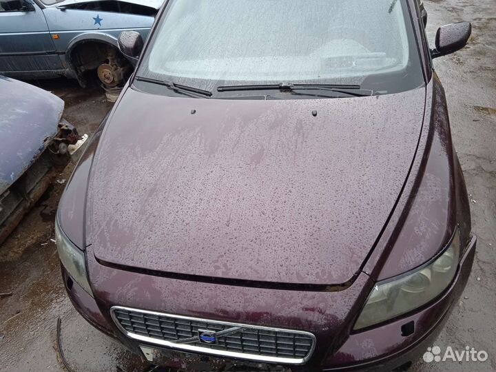 Капот volvo S40 V50 2007 год