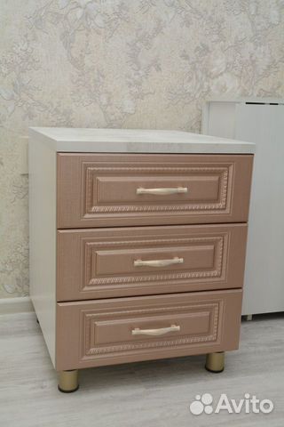 Тумба с 3 ящиками