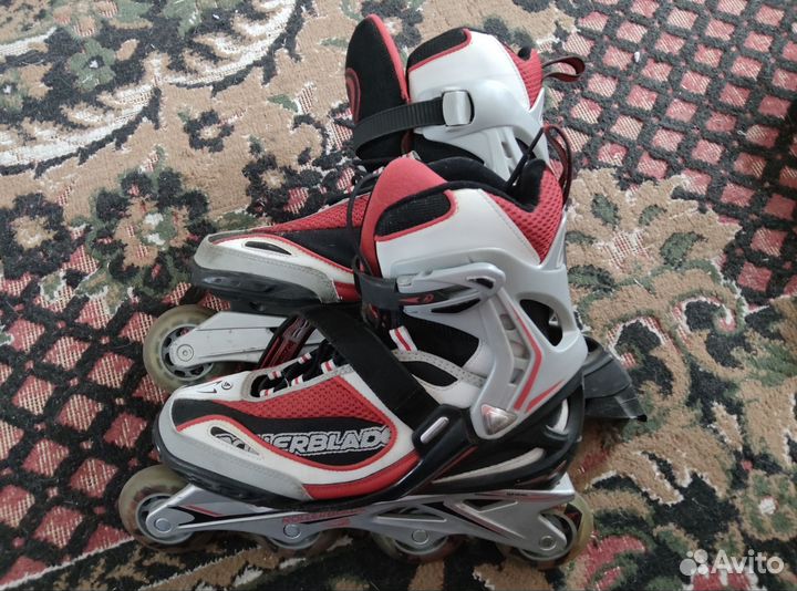 Роликовые коньки