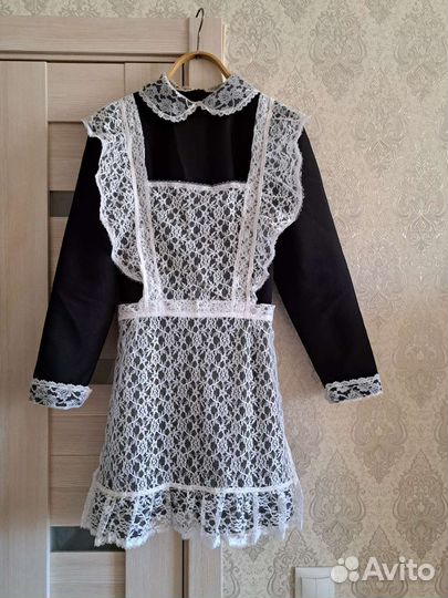 Белый школьный фартук и платье