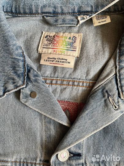 Джинсовая куртка с вышивкой Levis XL