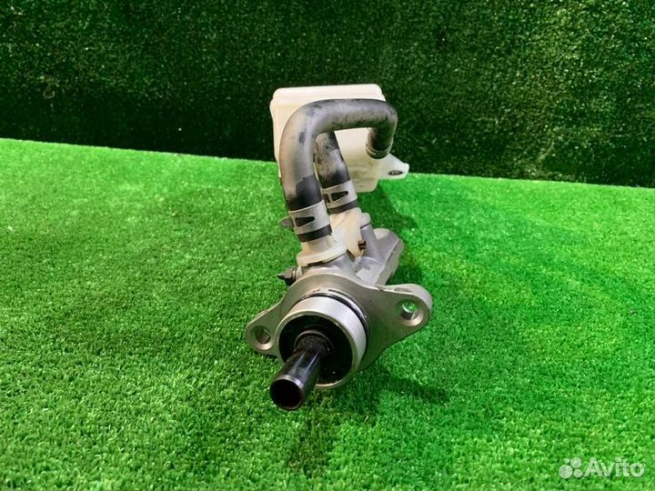 Главный тормозной цилиндр Toyota Ist NCP65 1NZ-FE