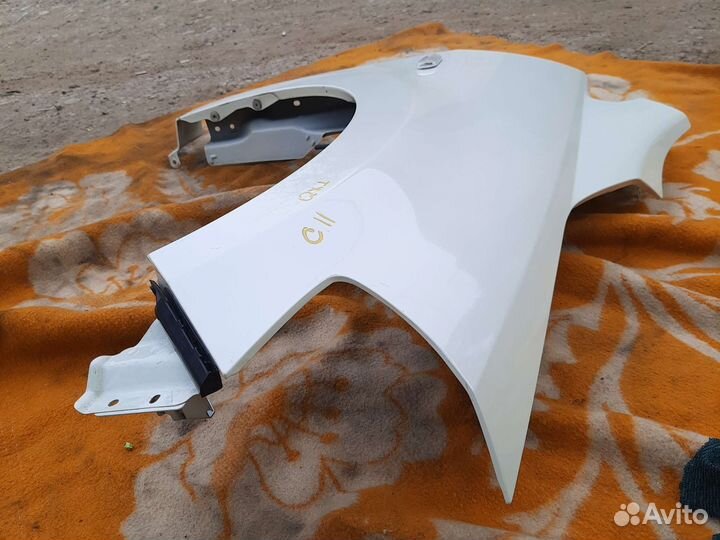 Крыло правое ниссан тиида