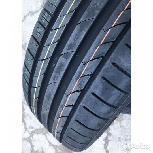 Tracmax X-Privilo TX3 225/40 R19