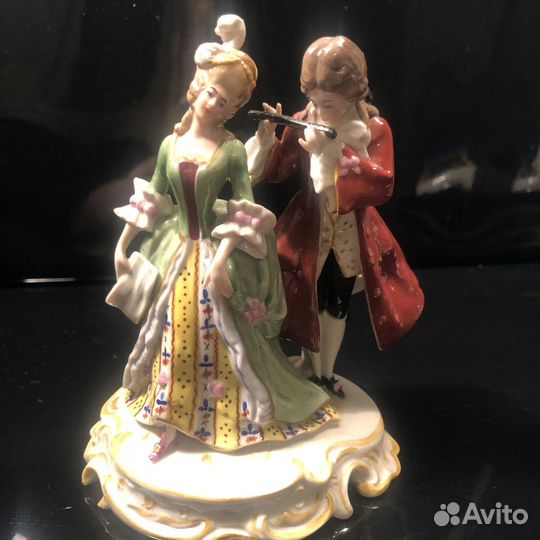 Статуэтка влюбленная пара