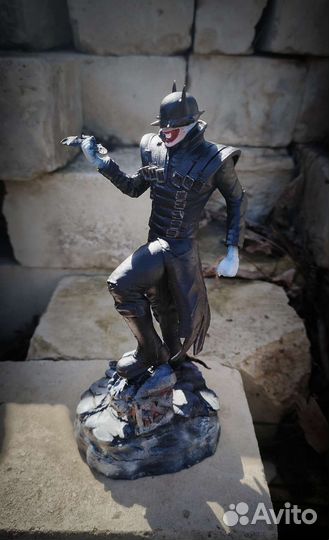 Фигурка Бетмена который смеётся