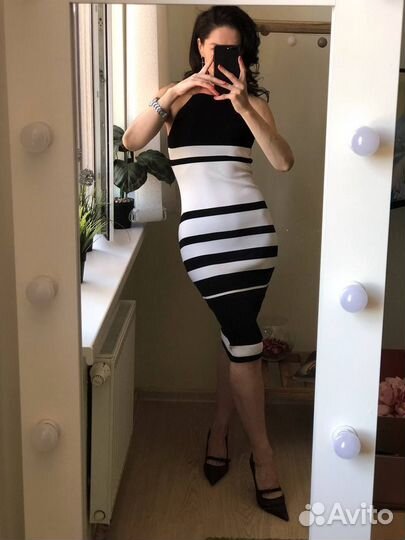 Платье футляр трикотажное полосатое новое 40-42