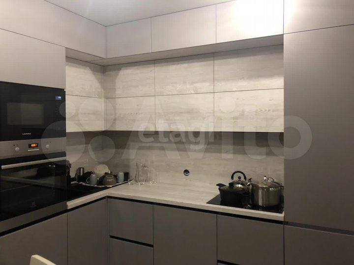 2-к. квартира, 56 м², 10/10 эт.