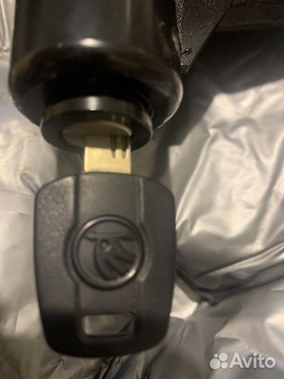 Замок блокиратор АКПП Skoda Octavia