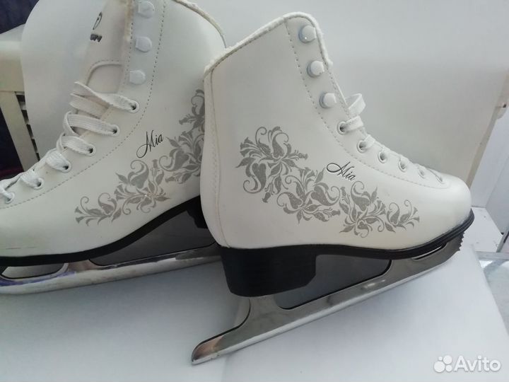 Коньки фигурные