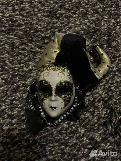 Венецианская маска