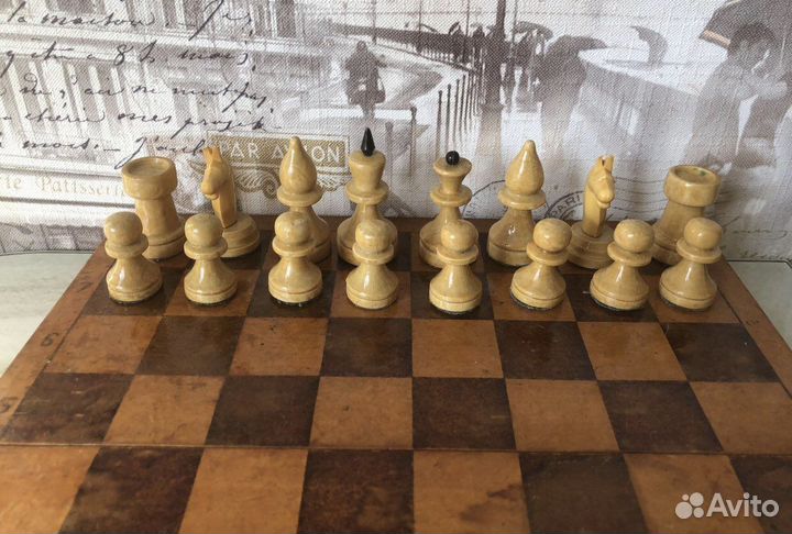 Фарфоровая Статуэтка СССР Гадание на ромашке