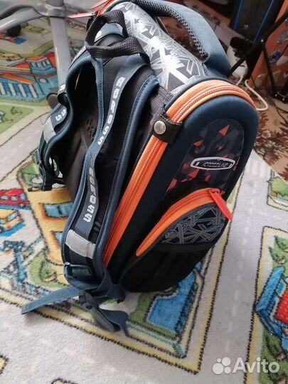 Школьный рюкзак