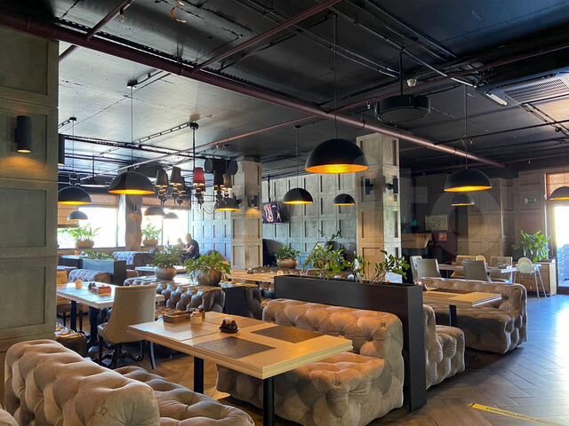 Ресторан с верандами 843.9 м²