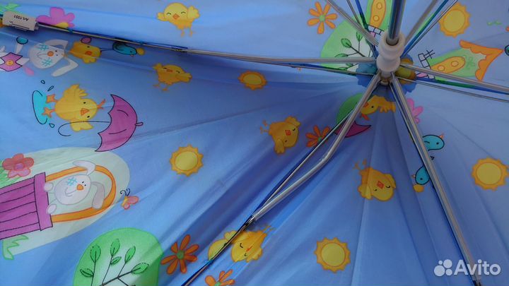 Зонт сломанный