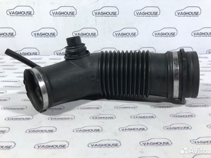 Патрубок воздушного фильтра Audi A6 C6 3.2 BYU