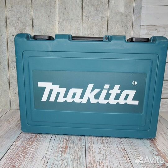 Перфоратор электрический 780 Вт Makita HR2470