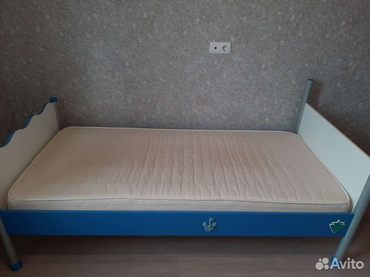 Двухъярусная кровать бу
