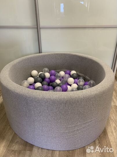 Сухой бассейн с шариками