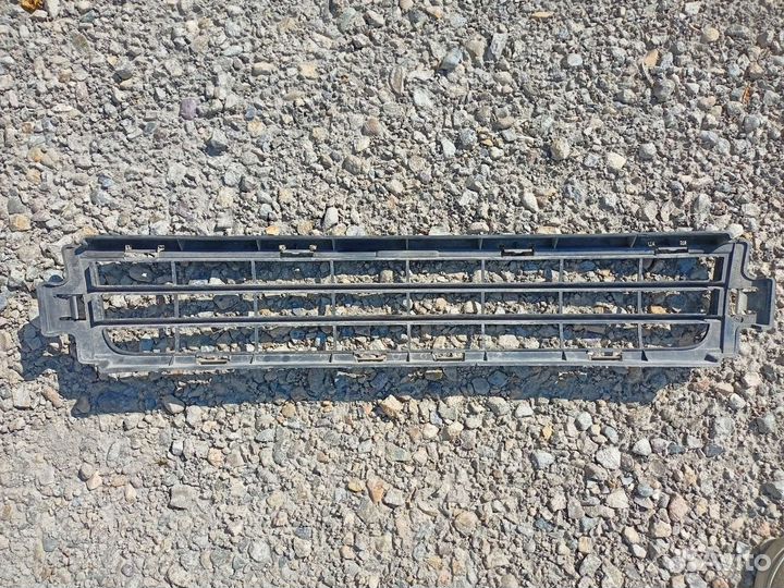 Решетка радиатора нижняя
