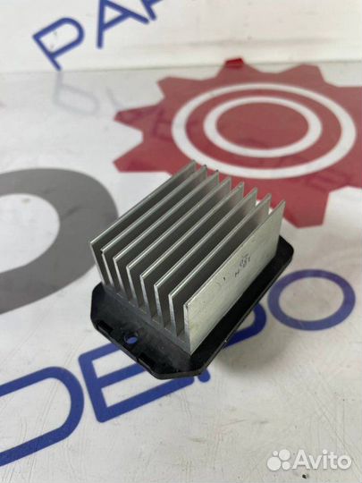 Реостат печки Mitsubishi Grandis NA4W 2.4 2006