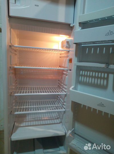 Холодильник indesit