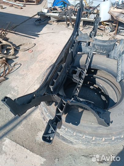 Телевизор VW passat B6 битый