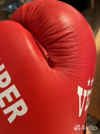 Боксерские перчатки