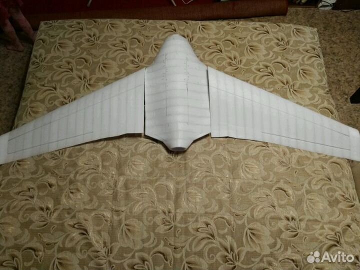 Летающее крыло. Размах 2.2м