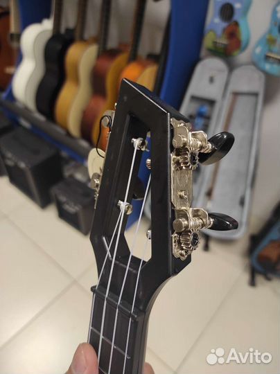 Bumblebee hive soprano BL - укулеле