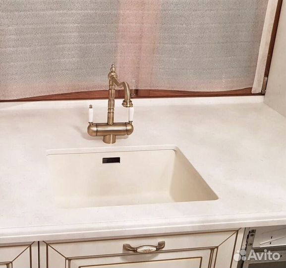 Столешница из искусственного камня