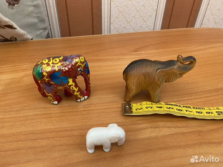 Фигурки слонов