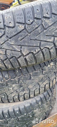 Pirelli Ice Zero 215/55 R16