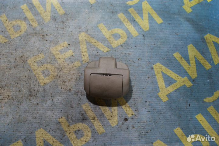 Крепление солнцезащитного козырька Renault Megane