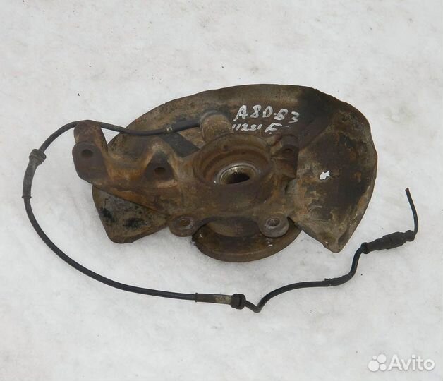 Кулак поворотный левый Audi 80 B3