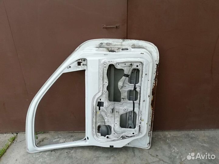 Дверь передняя левая Renault kangoo 1