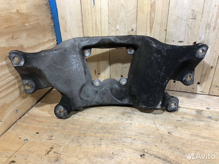 Траверса кпп Audi A6 C6