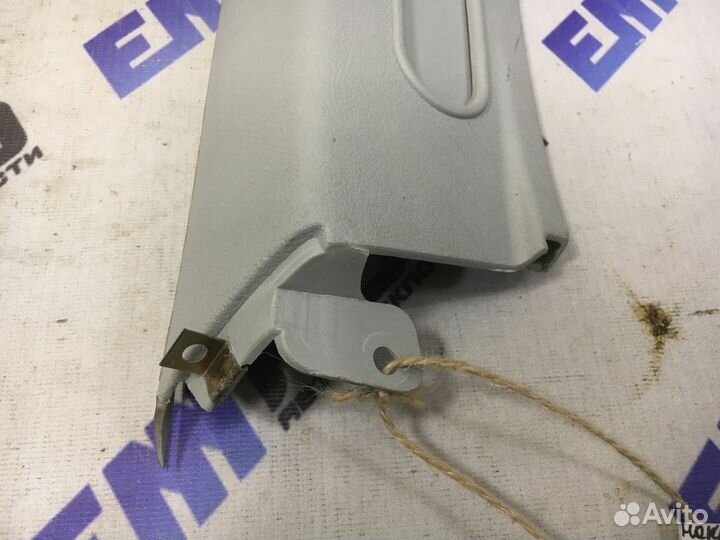 Накладка стойки средняя левая Шкода Октавия тур